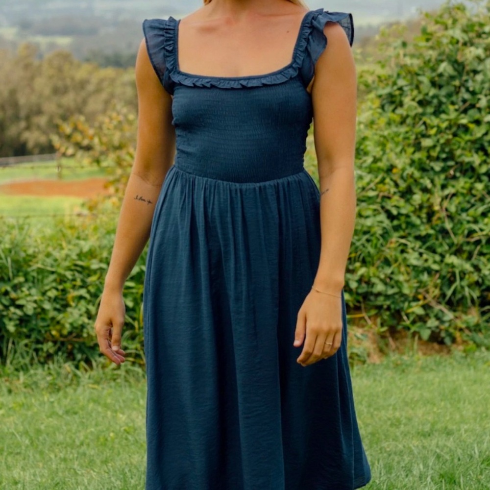 ISO Neuflora Swan Hill Dress Size Small